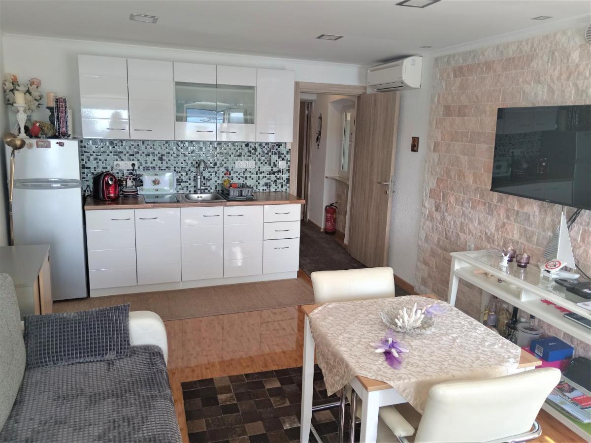 Apartman Speranza ロヴィニ エクステリア 写真