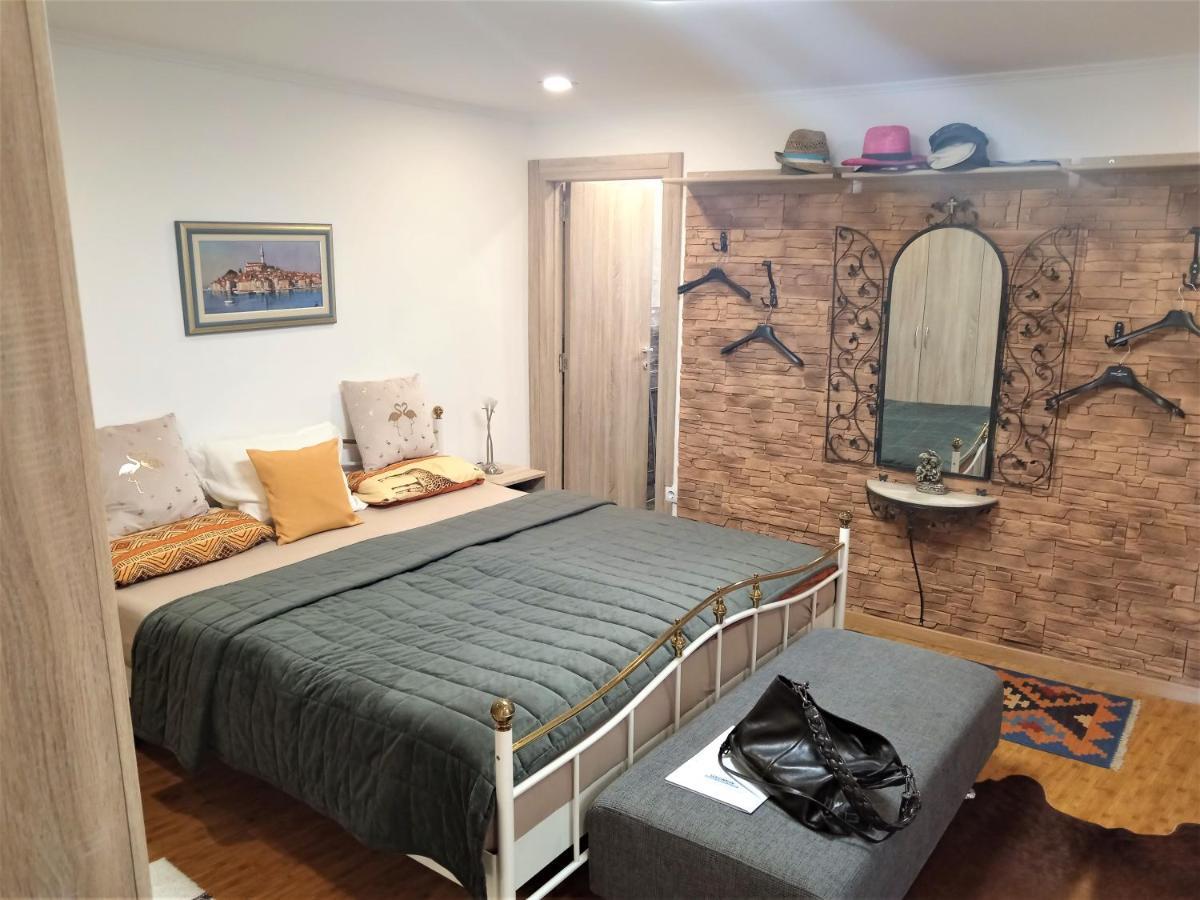 Apartman Speranza ロヴィニ エクステリア 写真
