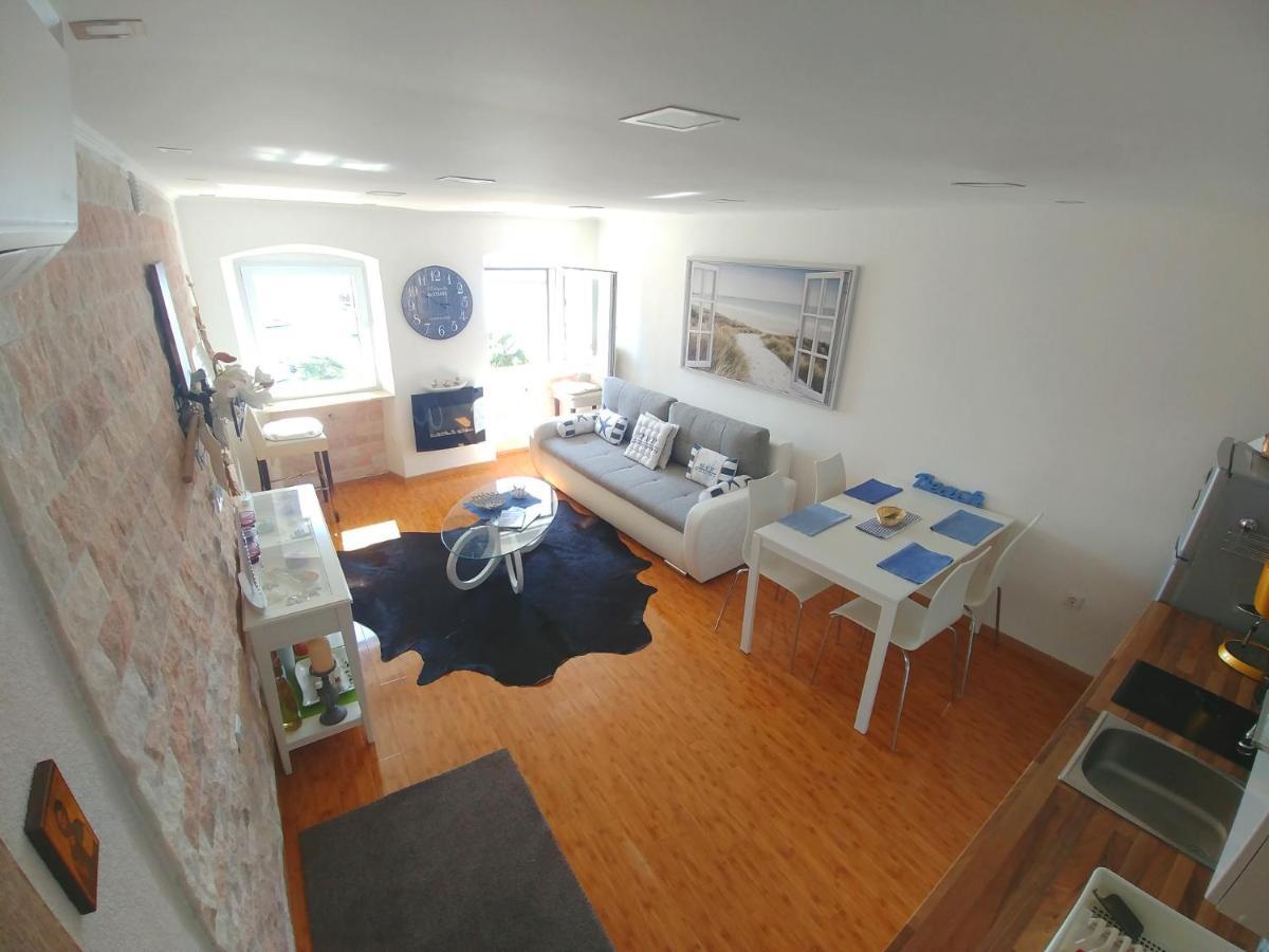 Apartman Speranza ロヴィニ エクステリア 写真