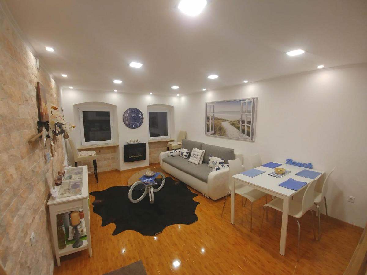 Apartman Speranza ロヴィニ エクステリア 写真